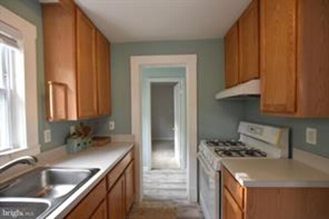 Foto del edificio - 909 Maplewood Ave