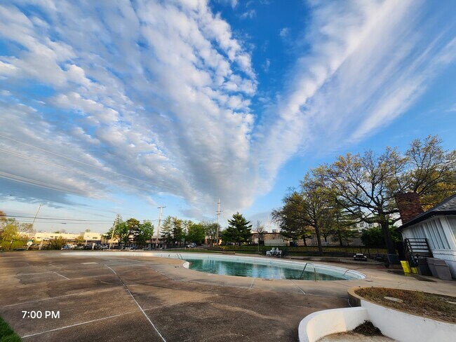 Foto del edificio - 10433 Briarbend Dr