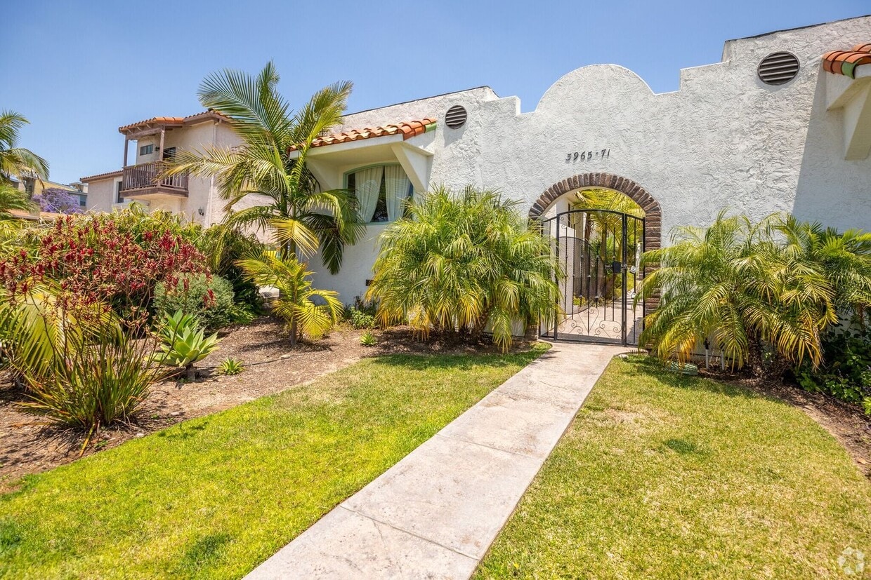 Primary Photo - Charming North Park 1 Bedroom 1 Bathroom A...