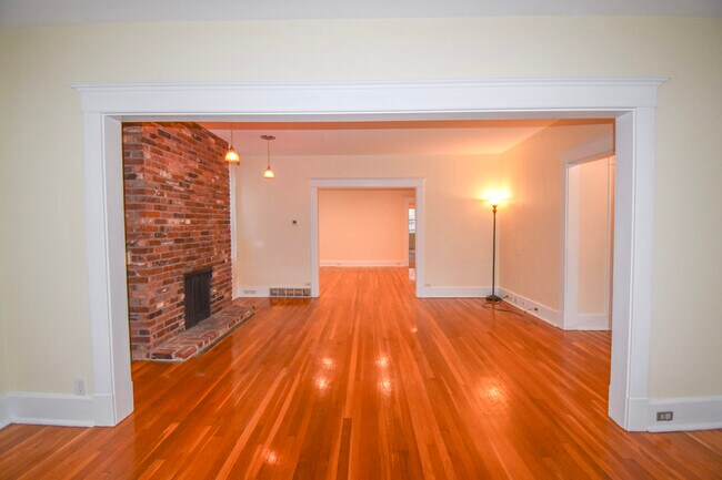 Living room - 5728 Solway St
