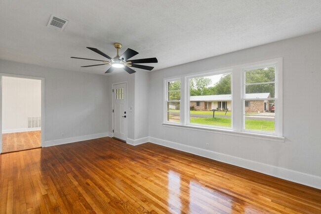 Foto del edificio - 921 Duane Ave