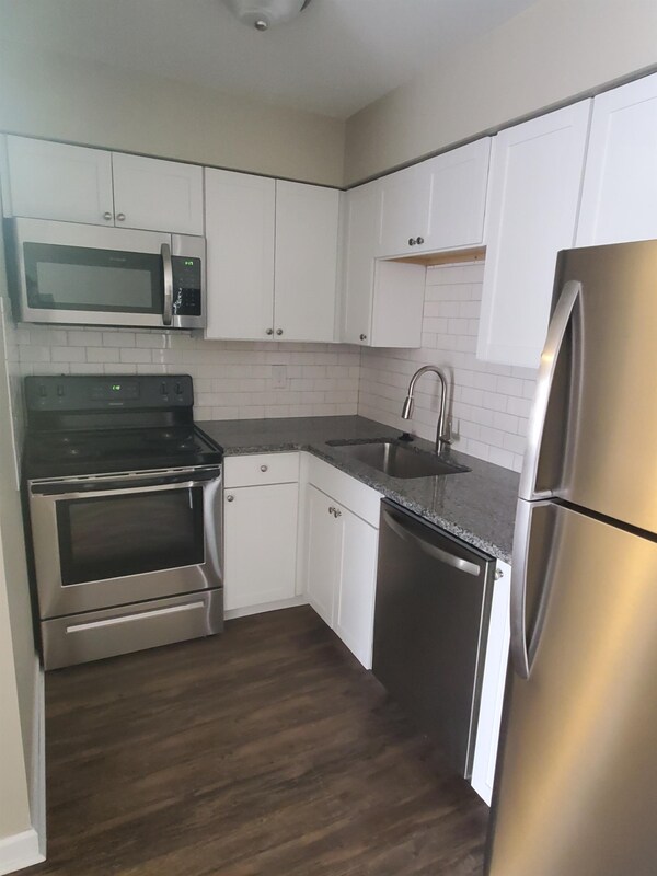 11435 Old Goddard Rd, Allen Park, MI 48101 Condo for Rent in Allen