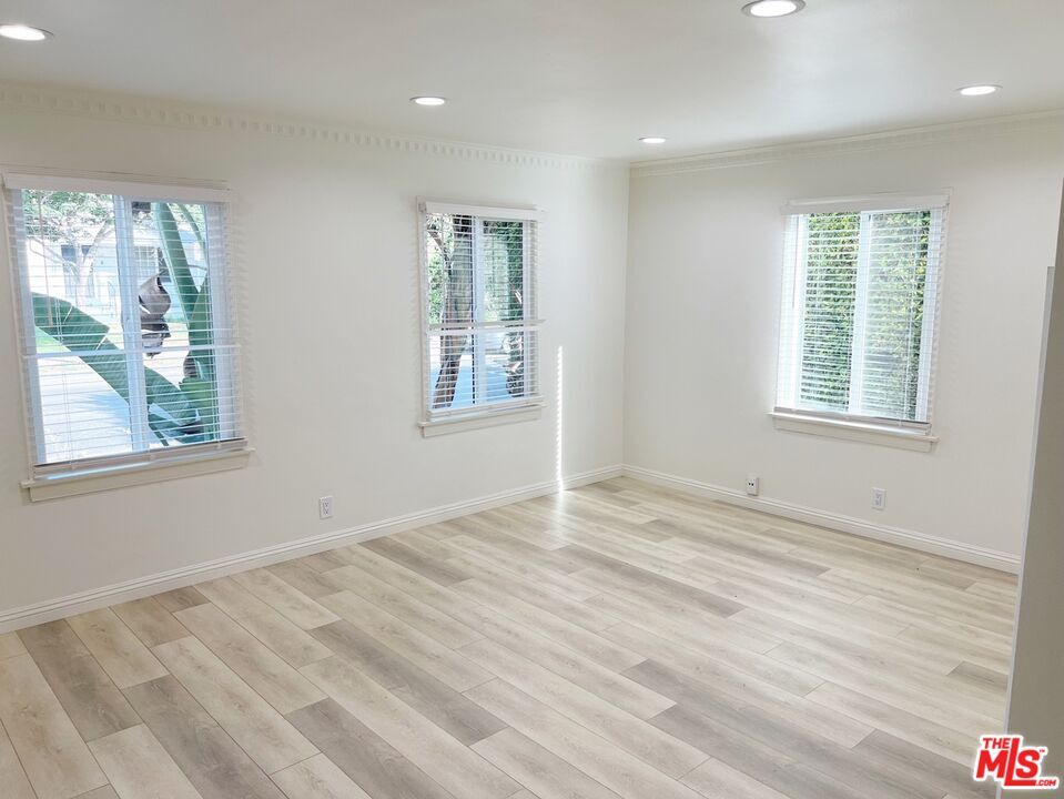 Primary Photo - 1363 Hauser Blvd