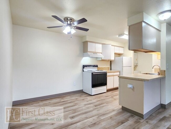 Building Photo - 1255 NW 183rd Ave
