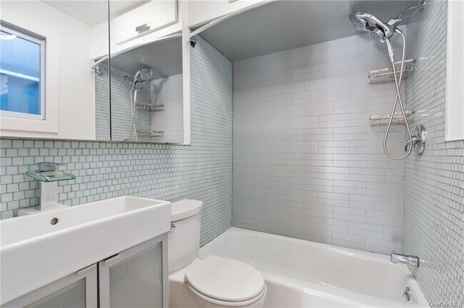 Building Photo - 35 Nichols Ave