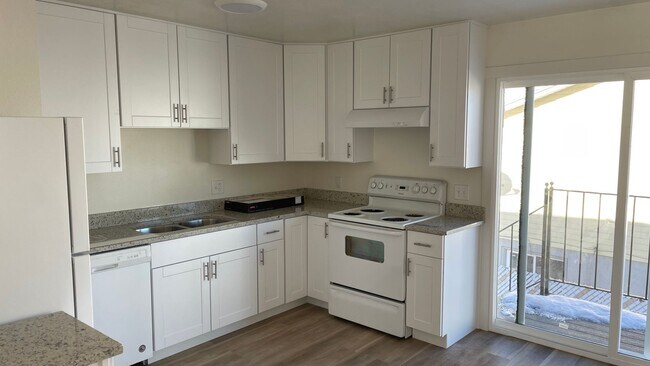 Foto del edificio - 3 Bedroom, 1 Bath Twin Home In West Jordan