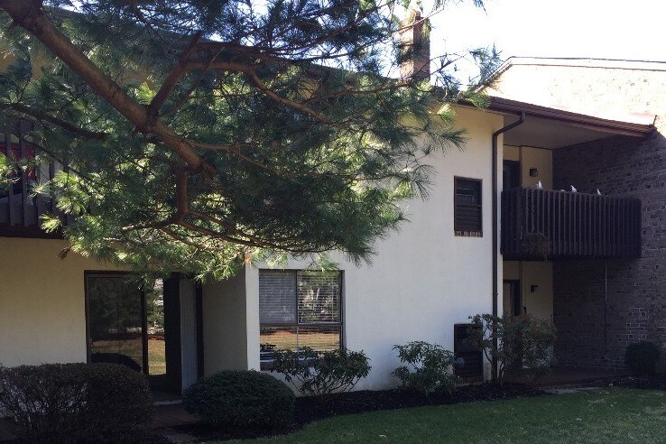 Primary Photo - 105 Raintree Ln