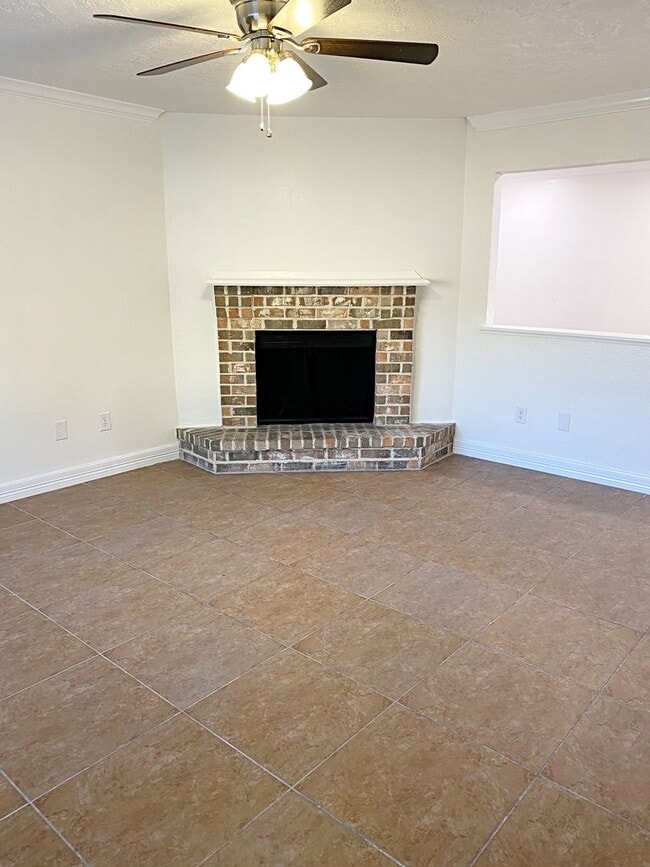 Building Photo - 2700 N 16th St