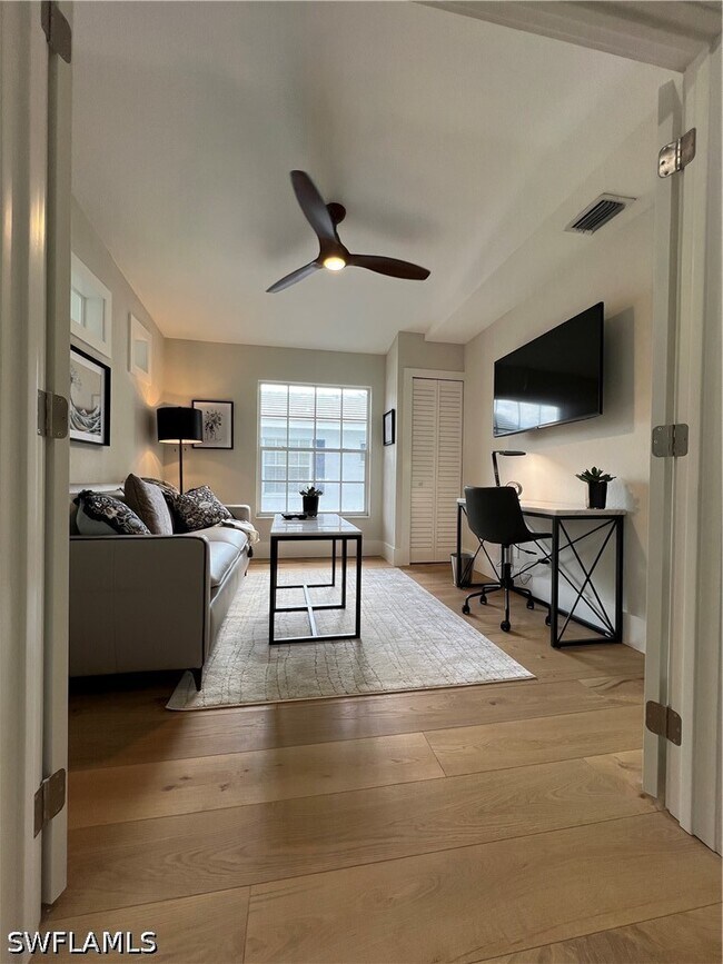Foto del edificio - 7087 Barrington Cir
