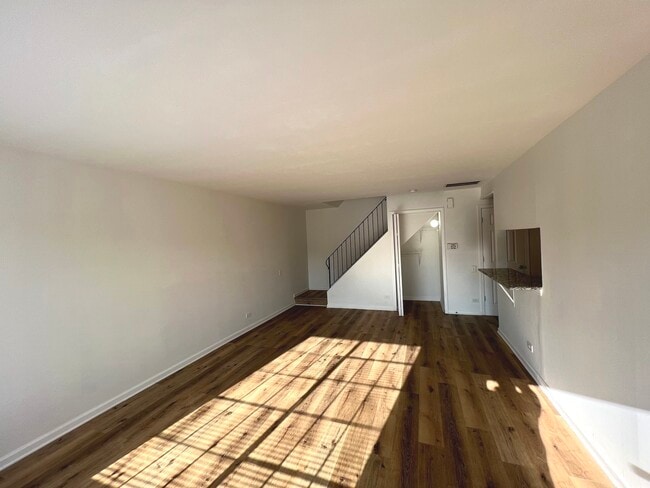 Building Photo - 305 N Gregory St