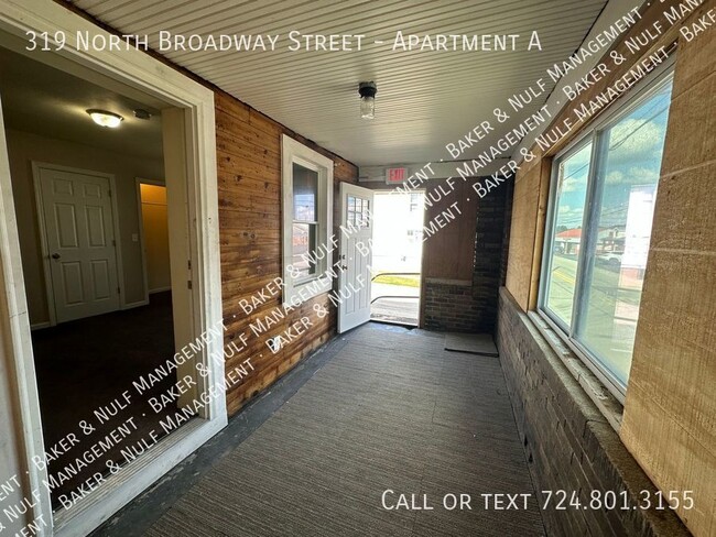 Building Photo - 319 North Broadway St - A