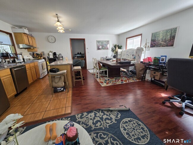 Foto del edificio - 493 Den Ln