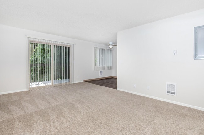 Building Photo - Spanish Hills Apartments