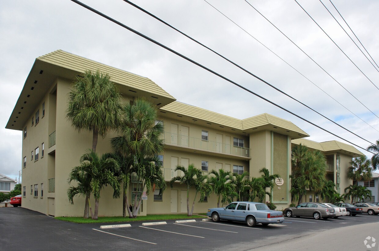 Linda K Apartments in Fort Lauderdale, FL