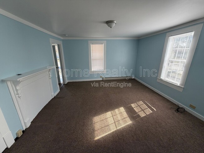 Building Photo - 722 Columbia Ave