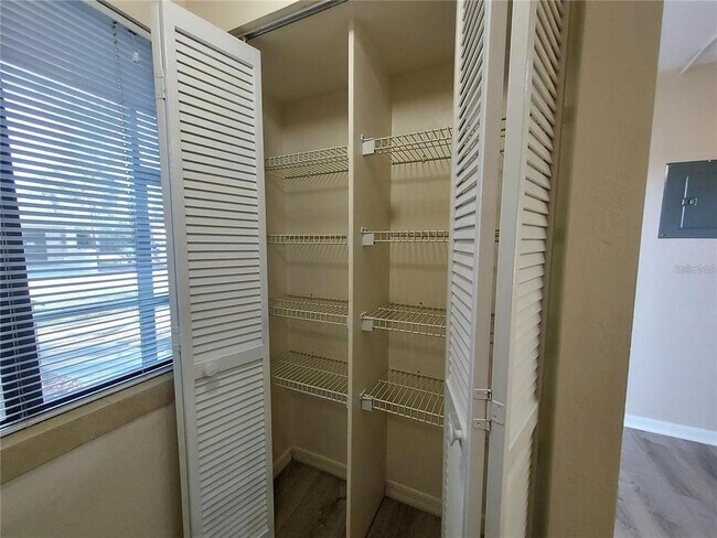 Foto del edificio - 22523 Westchester Blvd