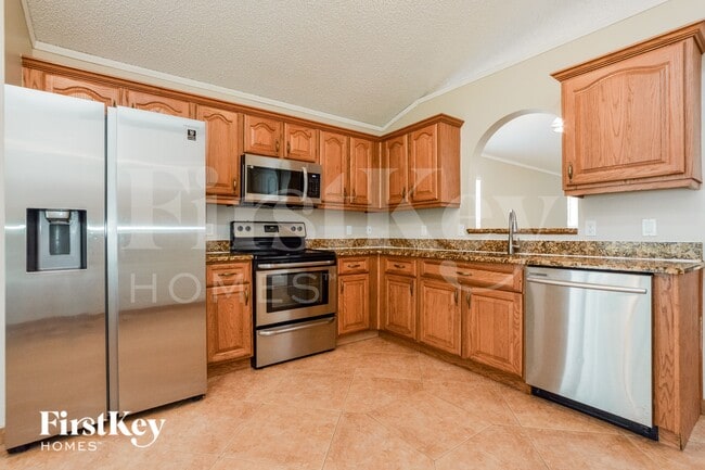Building Photo - 1741 W Marshall Lake Dr