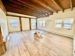 Building Photo - 33 Medford St
