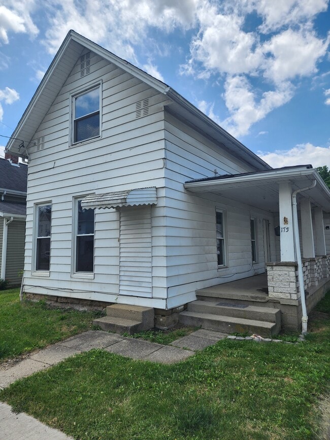 Building Photo - 175 S 4th St