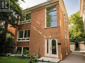 Building Photo - 538 Merton St