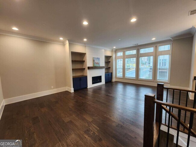 Building Photo - 1304 Markham Rd