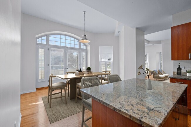Building Photo - 4545 S Drexel Blvd