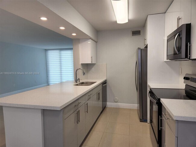 Building Photo - 9770 NW 46th Terrace