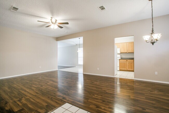 Foto del edificio - 6705 W Lynn Creek Dr