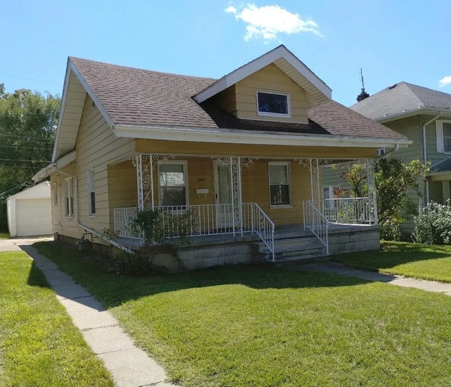 Building Photo - 1140 E Dayton St