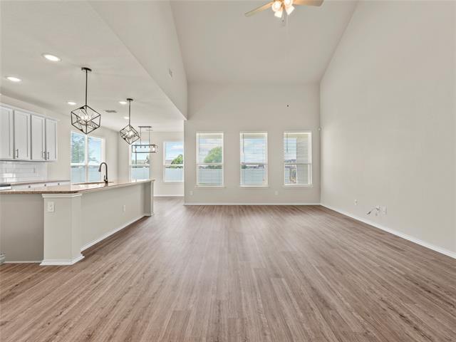 Building Photo - 8998 Delway Dr
