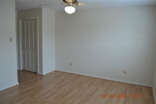 Building Photo - 600 Wilcrest Dr