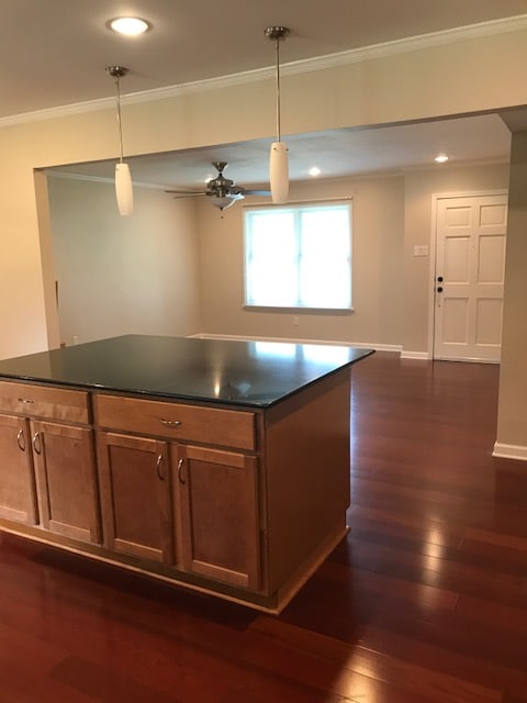 Building Photo - 302 Newcastle Dr