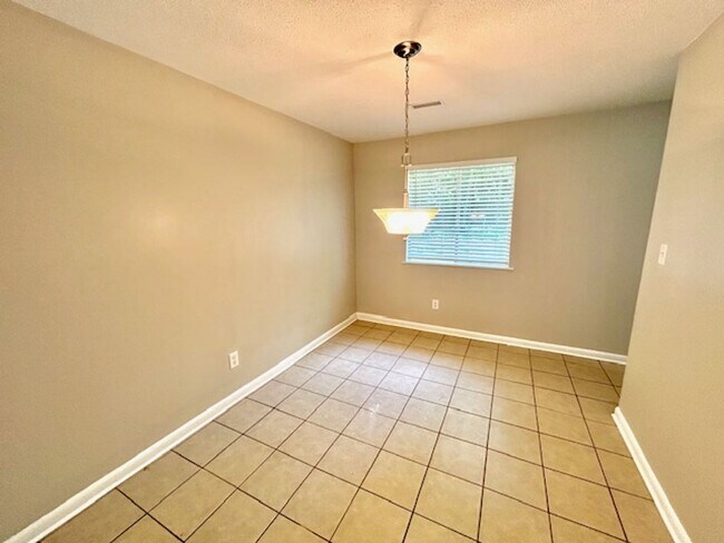 Foto del edificio - 2417 Mt Vernon Rd NW