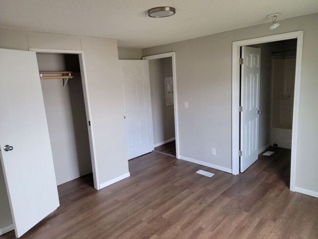 Building Photo - Remodeled manufactured home in Virden