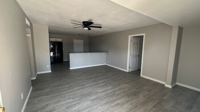 Building Photo - 2808 N 46th Ave
