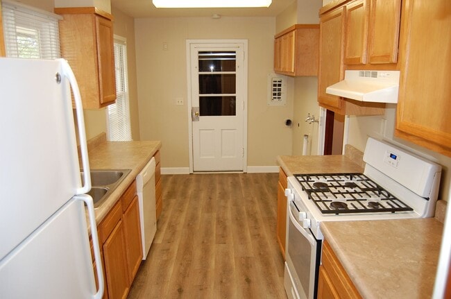 Building Photo - 5001 W Hughes St