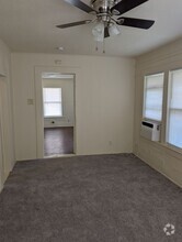 Building Photo - 3629 Mt Vernon Ave