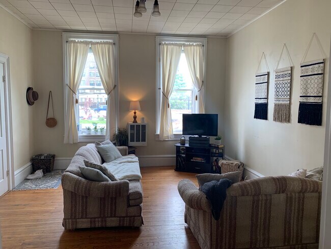 Foto del edificio - 743 Bluff St