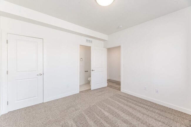 Foto del edificio - Gorgeous Brand New Townhome!