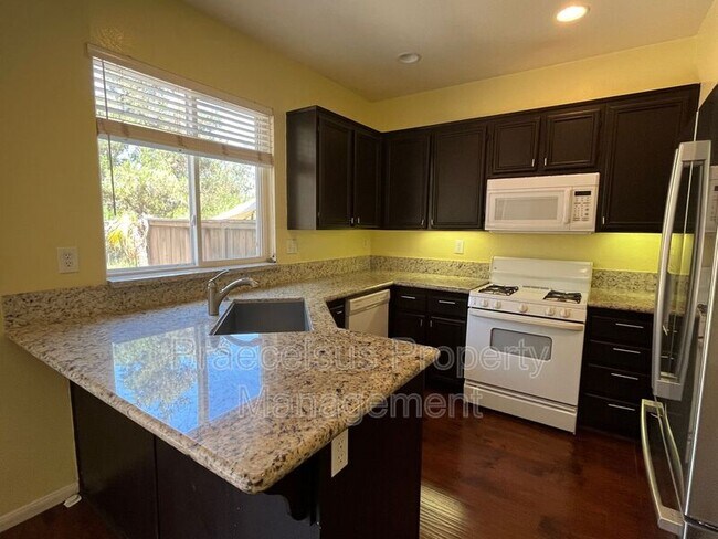 Foto del edificio - 2541 Garnet Peak Rd