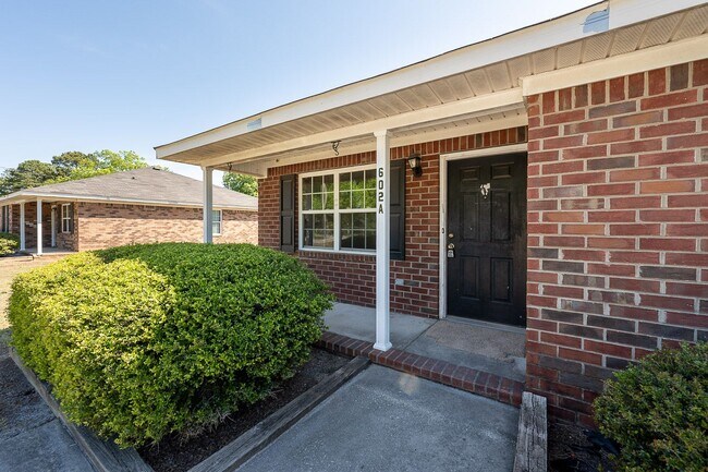 Building Photo - 602A Dorn St