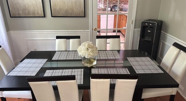 Foto del edificio - 6 Candlewood Ln