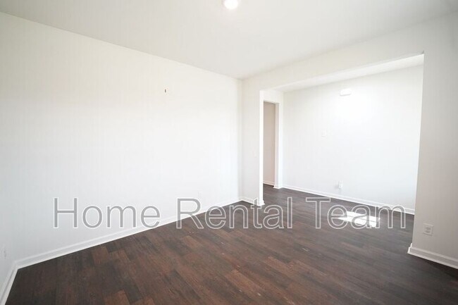 Foto del edificio - 261 Hogan Dr