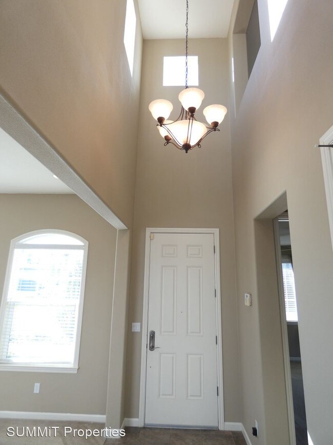 Building Photo - 5 br, 4 bath House - 1042 Swan River Court