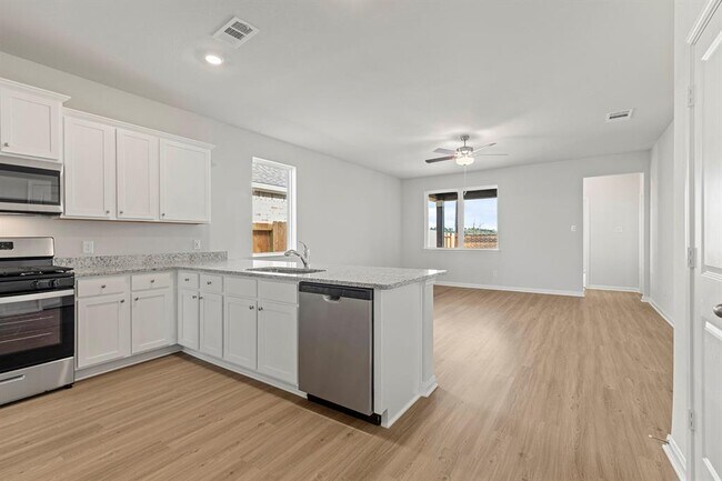 Foto del edificio - 1027 Rosewood Trl