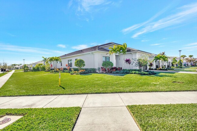 Building Photo - 15830 Key Biscayne Ln