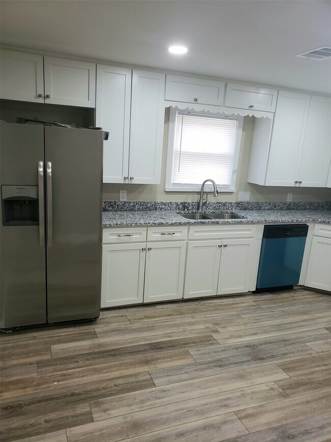 Foto del edificio - 2506 N Pearland Ave