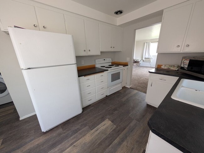 Building Photo - 2 Bedroom 1 Bath Orchards House