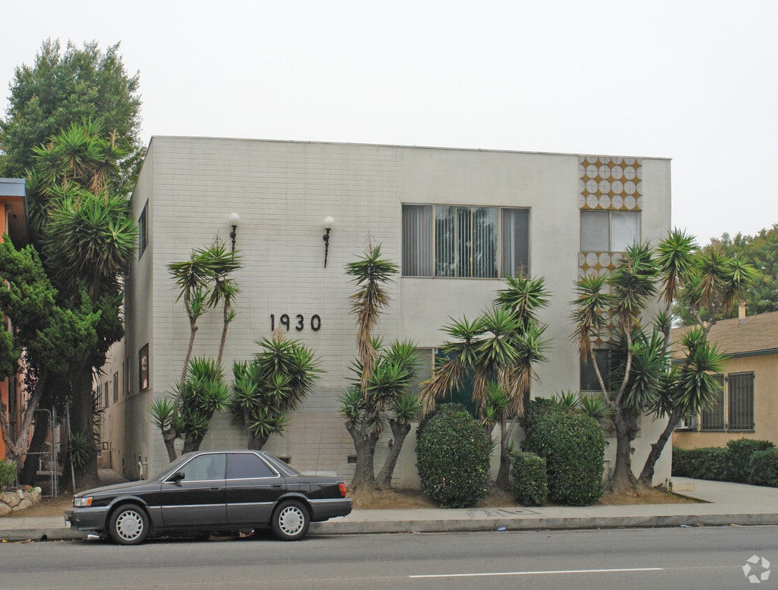 Foto del edificio - 1930 S Robertson Blvd