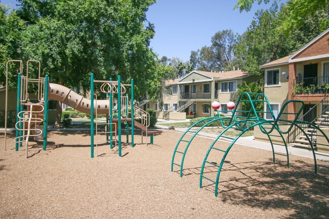 Foto del edificio - Creekside Villas Apartments